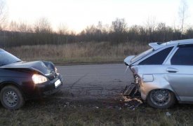 В Ясногорском районе «Приора» влетела в «двенашку»