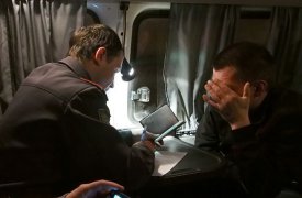 В Ефремове молодой человек из куртки посетителя кафе стащил мобильник