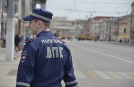 В Новомосковске «Лада» сбила двух мопедистов, один погиб: ГИБДД ищет очевидцев смертельной аварии