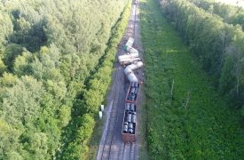 В Узловском районе Тульской области 12 вагонов сошли с рельсов, погиб человек: возбуждено уголовное дело