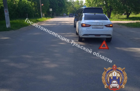 Две легковушки и пешеход попали в аварию в Богородицке Тульской области