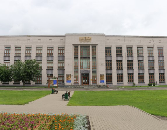 На здании Тульского музея изобразительных искусств образовалась трещина во всю высоту