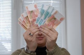 Под предлогом заботы о питомце: туляк украл из квартиры знакомой 135 тысяч рублей