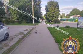 Мужчина на электросамокате снес 60-летнюю женщину в Плавске Тульской области