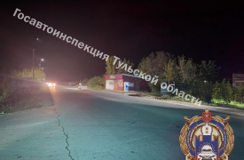 Переходившая дорогу в неположенном месте пенсионерка пострадала под колесами авто в Донском Тульской области