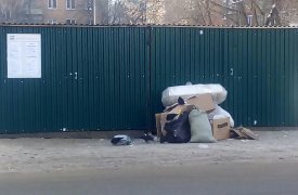 Закрытые «помойки» в действии: туляки начали складировать мусор рядом