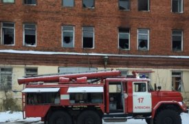 В Тульской области сгорела еще одна старая «заброшка»
