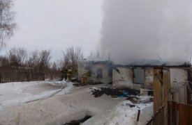Под Тулой при пожаре пострадала пристройка и кровля дома