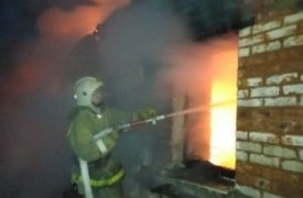 Ночью в Кимовском районе 10 пожарных тушили жилой дом