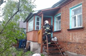 В Туле 14 пожарных тушили частный кирпичный дом