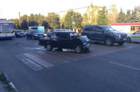 В Туле на проспекте Ленина «Рено Дастер» превратил «семёрку» в гармошку