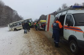 Подробности ДТП под Щекино с участием пассажирского автобуса: спасатели извлекли пострадавшего при помощи специнструмента