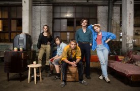 Режиссер снятого в Туле сериала “Мир! Дружба! Жвачка!” в шоке от зрительского резонанса