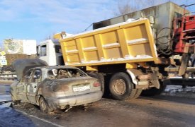 Авария на Болдина в Туле: сгорел автомобиль