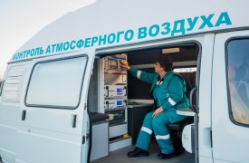 Жители Новомосковска жалуются на химические запахи, вызывающие тошноту и слезы