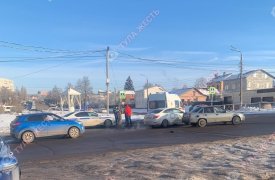 В Туле Daewoo столкнулась со «скорой» на пересечении улиц Кутузова и Вильямса