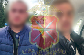 Два друга в баре стащили у туляка деньги из-за его грубости