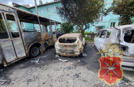 Подозреваемого в поджоге четырех автомобилей на парковке задержали в Туле